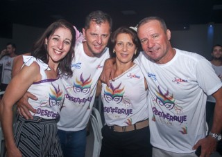 
<a style='margin-left: 5px;' class='btn btn-xs btn-social btn-facebook' href='https://www.facebook.com/sharer/sharer.php?u=https://www.galeramix.com.br/imagem/a96/800-800-90/conteudo/site_galerias/96/img3605.jpg' rel='popup' data-width='500' data-height='400'><i class='fa fa-facebook'></i>Compartilhar <span class='hidden-xs'>no Facebook</span>
</a> 
<a class='btn btn-default btn-xs' target='_blank' href='imagem/a96/800-800-90/conteudo/site_galerias/96/img3605.jpg'>
<span class='glyphicon glyphicon-cloud-download'></span> Salvar
</a>
