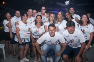 
<a style='margin-left: 5px;' class='btn btn-xs btn-social btn-facebook' href='https://www.facebook.com/sharer/sharer.php?u=https://www.galeramix.com.br/imagem/a96/800-800-90/conteudo/site_galerias/96/img3614.jpg' rel='popup' data-width='500' data-height='400'><i class='fa fa-facebook'></i>Compartilhar <span class='hidden-xs'>no Facebook</span>
</a> 
<a class='btn btn-default btn-xs' target='_blank' href='imagem/a96/800-800-90/conteudo/site_galerias/96/img3614.jpg'>
<span class='glyphicon glyphicon-cloud-download'></span> Salvar
</a>
