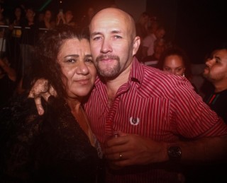 
<a style='margin-left: 5px;' class='btn btn-xs btn-social btn-facebook' href='https://www.facebook.com/sharer/sharer.php?u=https://www.galeramix.com.br/imagem/a98/800-800-90/conteudo/site_galerias/98/galeramix-show-leonardo-e-eduardo-costa-107.jpg' rel='popup' data-width='500' data-height='400'><i class='fa fa-facebook'></i>Compartilhar <span class='hidden-xs'>no Facebook</span>
</a> 
<a class='btn btn-default btn-xs' target='_blank' href='imagem/a98/800-800-90/conteudo/site_galerias/98/galeramix-show-leonardo-e-eduardo-costa-107.jpg'>
<span class='glyphicon glyphicon-cloud-download'></span> Salvar
</a>
