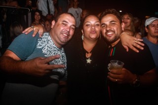 
<a style='margin-left: 5px;' class='btn btn-xs btn-social btn-facebook' href='https://www.facebook.com/sharer/sharer.php?u=https://www.galeramix.com.br/imagem/a98/800-800-90/conteudo/site_galerias/98/galeramix-show-leonardo-e-eduardo-costa-108.jpg' rel='popup' data-width='500' data-height='400'><i class='fa fa-facebook'></i>Compartilhar <span class='hidden-xs'>no Facebook</span>
</a> 
<a class='btn btn-default btn-xs' target='_blank' href='imagem/a98/800-800-90/conteudo/site_galerias/98/galeramix-show-leonardo-e-eduardo-costa-108.jpg'>
<span class='glyphicon glyphicon-cloud-download'></span> Salvar
</a>
