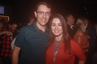 
<a style='margin-left: 5px;' class='btn btn-xs btn-social btn-facebook' href='https://www.facebook.com/sharer/sharer.php?u=https://www.galeramix.com.br/imagem/a98/800-800-90/conteudo/site_galerias/98/galeramix-show-leonardo-e-eduardo-costa-12.jpg' rel='popup' data-width='500' data-height='400'><i class='fa fa-facebook'></i>Compartilhar <span class='hidden-xs'>no Facebook</span>
</a> 
<a class='btn btn-default btn-xs' target='_blank' href='imagem/a98/800-800-90/conteudo/site_galerias/98/galeramix-show-leonardo-e-eduardo-costa-12.jpg'>
<span class='glyphicon glyphicon-cloud-download'></span> Salvar
</a>
