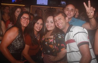 
<a style='margin-left: 5px;' class='btn btn-xs btn-social btn-facebook' href='https://www.facebook.com/sharer/sharer.php?u=https://www.galeramix.com.br/imagem/a98/800-800-90/conteudo/site_galerias/98/galeramix-show-leonardo-e-eduardo-costa-17.jpg' rel='popup' data-width='500' data-height='400'><i class='fa fa-facebook'></i>Compartilhar <span class='hidden-xs'>no Facebook</span>
</a> 
<a class='btn btn-default btn-xs' target='_blank' href='imagem/a98/800-800-90/conteudo/site_galerias/98/galeramix-show-leonardo-e-eduardo-costa-17.jpg'>
<span class='glyphicon glyphicon-cloud-download'></span> Salvar
</a>
