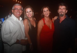 
<a style='margin-left: 5px;' class='btn btn-xs btn-social btn-facebook' href='https://www.facebook.com/sharer/sharer.php?u=https://www.galeramix.com.br/imagem/a98/800-800-90/conteudo/site_galerias/98/galeramix-show-leonardo-e-eduardo-costa-28.jpg' rel='popup' data-width='500' data-height='400'><i class='fa fa-facebook'></i>Compartilhar <span class='hidden-xs'>no Facebook</span>
</a> 
<a class='btn btn-default btn-xs' target='_blank' href='imagem/a98/800-800-90/conteudo/site_galerias/98/galeramix-show-leonardo-e-eduardo-costa-28.jpg'>
<span class='glyphicon glyphicon-cloud-download'></span> Salvar
</a>
