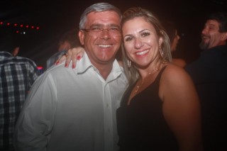 
<a style='margin-left: 5px;' class='btn btn-xs btn-social btn-facebook' href='https://www.facebook.com/sharer/sharer.php?u=https://www.galeramix.com.br/imagem/a98/800-800-90/conteudo/site_galerias/98/galeramix-show-leonardo-e-eduardo-costa-29.jpg' rel='popup' data-width='500' data-height='400'><i class='fa fa-facebook'></i>Compartilhar <span class='hidden-xs'>no Facebook</span>
</a> 
<a class='btn btn-default btn-xs' target='_blank' href='imagem/a98/800-800-90/conteudo/site_galerias/98/galeramix-show-leonardo-e-eduardo-costa-29.jpg'>
<span class='glyphicon glyphicon-cloud-download'></span> Salvar
</a>
