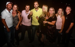 
<a style='margin-left: 5px;' class='btn btn-xs btn-social btn-facebook' href='https://www.facebook.com/sharer/sharer.php?u=https://www.galeramix.com.br/imagem/a98/800-800-90/conteudo/site_galerias/98/galeramix-show-leonardo-e-eduardo-costa-3.jpg' rel='popup' data-width='500' data-height='400'><i class='fa fa-facebook'></i>Compartilhar <span class='hidden-xs'>no Facebook</span>
</a> 
<a class='btn btn-default btn-xs' target='_blank' href='imagem/a98/800-800-90/conteudo/site_galerias/98/galeramix-show-leonardo-e-eduardo-costa-3.jpg'>
<span class='glyphicon glyphicon-cloud-download'></span> Salvar
</a>
