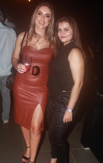 
<a style='margin-left: 5px;' class='btn btn-xs btn-social btn-facebook' href='https://www.facebook.com/sharer/sharer.php?u=https://www.galeramix.com.br/imagem/a98/800-800-90/conteudo/site_galerias/98/galeramix-show-leonardo-e-eduardo-costa-30.jpg' rel='popup' data-width='500' data-height='400'><i class='fa fa-facebook'></i>Compartilhar <span class='hidden-xs'>no Facebook</span>
</a> 
<a class='btn btn-default btn-xs' target='_blank' href='imagem/a98/800-800-90/conteudo/site_galerias/98/galeramix-show-leonardo-e-eduardo-costa-30.jpg'>
<span class='glyphicon glyphicon-cloud-download'></span> Salvar
</a>
