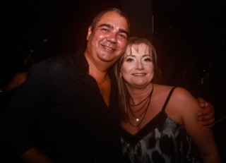 
<a style='margin-left: 5px;' class='btn btn-xs btn-social btn-facebook' href='https://www.facebook.com/sharer/sharer.php?u=https://www.galeramix.com.br/imagem/a98/800-800-90/conteudo/site_galerias/98/galeramix-show-leonardo-e-eduardo-costa-42.jpg' rel='popup' data-width='500' data-height='400'><i class='fa fa-facebook'></i>Compartilhar <span class='hidden-xs'>no Facebook</span>
</a> 
<a class='btn btn-default btn-xs' target='_blank' href='imagem/a98/800-800-90/conteudo/site_galerias/98/galeramix-show-leonardo-e-eduardo-costa-42.jpg'>
<span class='glyphicon glyphicon-cloud-download'></span> Salvar
</a>
