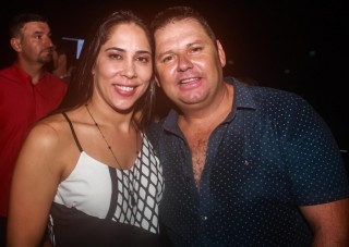 
<a style='margin-left: 5px;' class='btn btn-xs btn-social btn-facebook' href='https://www.facebook.com/sharer/sharer.php?u=https://www.galeramix.com.br/imagem/a98/800-800-90/conteudo/site_galerias/98/galeramix-show-leonardo-e-eduardo-costa-46.jpg' rel='popup' data-width='500' data-height='400'><i class='fa fa-facebook'></i>Compartilhar <span class='hidden-xs'>no Facebook</span>
</a> 
<a class='btn btn-default btn-xs' target='_blank' href='imagem/a98/800-800-90/conteudo/site_galerias/98/galeramix-show-leonardo-e-eduardo-costa-46.jpg'>
<span class='glyphicon glyphicon-cloud-download'></span> Salvar
</a>
