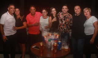 
<a style='margin-left: 5px;' class='btn btn-xs btn-social btn-facebook' href='https://www.facebook.com/sharer/sharer.php?u=https://www.galeramix.com.br/imagem/a98/800-800-90/conteudo/site_galerias/98/galeramix-show-leonardo-e-eduardo-costa-51.jpg' rel='popup' data-width='500' data-height='400'><i class='fa fa-facebook'></i>Compartilhar <span class='hidden-xs'>no Facebook</span>
</a> 
<a class='btn btn-default btn-xs' target='_blank' href='imagem/a98/800-800-90/conteudo/site_galerias/98/galeramix-show-leonardo-e-eduardo-costa-51.jpg'>
<span class='glyphicon glyphicon-cloud-download'></span> Salvar
</a>
