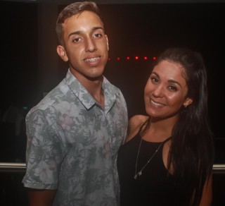 
<a style='margin-left: 5px;' class='btn btn-xs btn-social btn-facebook' href='https://www.facebook.com/sharer/sharer.php?u=https://www.galeramix.com.br/imagem/a98/800-800-90/conteudo/site_galerias/98/galeramix-show-leonardo-e-eduardo-costa-53.jpg' rel='popup' data-width='500' data-height='400'><i class='fa fa-facebook'></i>Compartilhar <span class='hidden-xs'>no Facebook</span>
</a> 
<a class='btn btn-default btn-xs' target='_blank' href='imagem/a98/800-800-90/conteudo/site_galerias/98/galeramix-show-leonardo-e-eduardo-costa-53.jpg'>
<span class='glyphicon glyphicon-cloud-download'></span> Salvar
</a>
