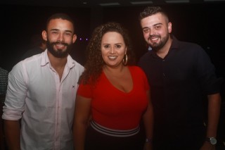 
<a style='margin-left: 5px;' class='btn btn-xs btn-social btn-facebook' href='https://www.facebook.com/sharer/sharer.php?u=https://www.galeramix.com.br/imagem/a98/800-800-90/conteudo/site_galerias/98/galeramix-show-leonardo-e-eduardo-costa-57.jpg' rel='popup' data-width='500' data-height='400'><i class='fa fa-facebook'></i>Compartilhar <span class='hidden-xs'>no Facebook</span>
</a> 
<a class='btn btn-default btn-xs' target='_blank' href='imagem/a98/800-800-90/conteudo/site_galerias/98/galeramix-show-leonardo-e-eduardo-costa-57.jpg'>
<span class='glyphicon glyphicon-cloud-download'></span> Salvar
</a>
