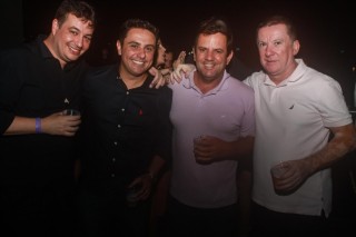 
<a style='margin-left: 5px;' class='btn btn-xs btn-social btn-facebook' href='https://www.facebook.com/sharer/sharer.php?u=https://www.galeramix.com.br/imagem/a98/800-800-90/conteudo/site_galerias/98/galeramix-show-leonardo-e-eduardo-costa-58.jpg' rel='popup' data-width='500' data-height='400'><i class='fa fa-facebook'></i>Compartilhar <span class='hidden-xs'>no Facebook</span>
</a> 
<a class='btn btn-default btn-xs' target='_blank' href='imagem/a98/800-800-90/conteudo/site_galerias/98/galeramix-show-leonardo-e-eduardo-costa-58.jpg'>
<span class='glyphicon glyphicon-cloud-download'></span> Salvar
</a>
