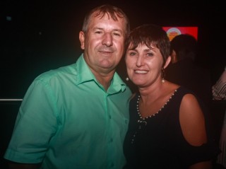 
<a style='margin-left: 5px;' class='btn btn-xs btn-social btn-facebook' href='https://www.facebook.com/sharer/sharer.php?u=https://www.galeramix.com.br/imagem/a98/800-800-90/conteudo/site_galerias/98/galeramix-show-leonardo-e-eduardo-costa-62.jpg' rel='popup' data-width='500' data-height='400'><i class='fa fa-facebook'></i>Compartilhar <span class='hidden-xs'>no Facebook</span>
</a> 
<a class='btn btn-default btn-xs' target='_blank' href='imagem/a98/800-800-90/conteudo/site_galerias/98/galeramix-show-leonardo-e-eduardo-costa-62.jpg'>
<span class='glyphicon glyphicon-cloud-download'></span> Salvar
</a>
