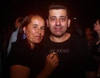 
<a style='margin-left: 5px;' class='btn btn-xs btn-social btn-facebook' href='https://www.facebook.com/sharer/sharer.php?u=https://www.galeramix.com.br/imagem/a98/800-800-90/conteudo/site_galerias/98/galeramix-show-leonardo-e-eduardo-costa-72.jpg' rel='popup' data-width='500' data-height='400'><i class='fa fa-facebook'></i>Compartilhar <span class='hidden-xs'>no Facebook</span>
</a> 
<a class='btn btn-default btn-xs' target='_blank' href='imagem/a98/800-800-90/conteudo/site_galerias/98/galeramix-show-leonardo-e-eduardo-costa-72.jpg'>
<span class='glyphicon glyphicon-cloud-download'></span> Salvar
</a>
