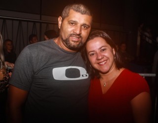 
<a style='margin-left: 5px;' class='btn btn-xs btn-social btn-facebook' href='https://www.facebook.com/sharer/sharer.php?u=https://www.galeramix.com.br/imagem/a98/800-800-90/conteudo/site_galerias/98/galeramix-show-leonardo-e-eduardo-costa-82.jpg' rel='popup' data-width='500' data-height='400'><i class='fa fa-facebook'></i>Compartilhar <span class='hidden-xs'>no Facebook</span>
</a> 
<a class='btn btn-default btn-xs' target='_blank' href='imagem/a98/800-800-90/conteudo/site_galerias/98/galeramix-show-leonardo-e-eduardo-costa-82.jpg'>
<span class='glyphicon glyphicon-cloud-download'></span> Salvar
</a>
