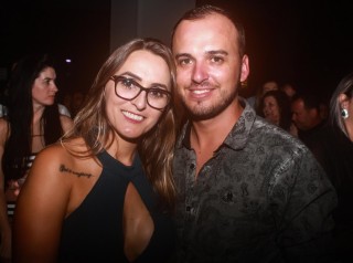 
<a style='margin-left: 5px;' class='btn btn-xs btn-social btn-facebook' href='https://www.facebook.com/sharer/sharer.php?u=https://www.galeramix.com.br/imagem/a98/800-800-90/conteudo/site_galerias/98/galeramix-show-leonardo-e-eduardo-costa-88.jpg' rel='popup' data-width='500' data-height='400'><i class='fa fa-facebook'></i>Compartilhar <span class='hidden-xs'>no Facebook</span>
</a> 
<a class='btn btn-default btn-xs' target='_blank' href='imagem/a98/800-800-90/conteudo/site_galerias/98/galeramix-show-leonardo-e-eduardo-costa-88.jpg'>
<span class='glyphicon glyphicon-cloud-download'></span> Salvar
</a>
