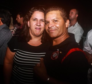 
<a style='margin-left: 5px;' class='btn btn-xs btn-social btn-facebook' href='https://www.facebook.com/sharer/sharer.php?u=https://www.galeramix.com.br/imagem/a98/800-800-90/conteudo/site_galerias/98/galeramix-show-leonardo-e-eduardo-costa-95.jpg' rel='popup' data-width='500' data-height='400'><i class='fa fa-facebook'></i>Compartilhar <span class='hidden-xs'>no Facebook</span>
</a> 
<a class='btn btn-default btn-xs' target='_blank' href='imagem/a98/800-800-90/conteudo/site_galerias/98/galeramix-show-leonardo-e-eduardo-costa-95.jpg'>
<span class='glyphicon glyphicon-cloud-download'></span> Salvar
</a>
